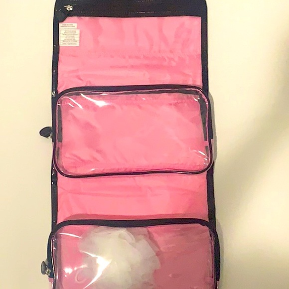 Travel bag with sponge - Picture 2 of 6